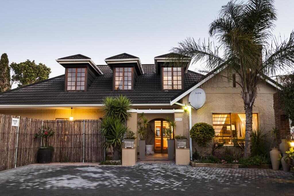 Front of Guest House Ascot Place at dusk, Mill Park, Gqeberha